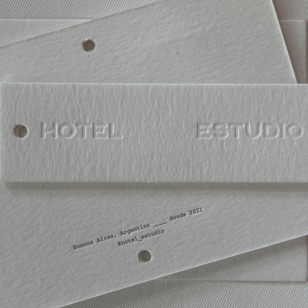 Etiquetas En Letterpress Hotel Estudio